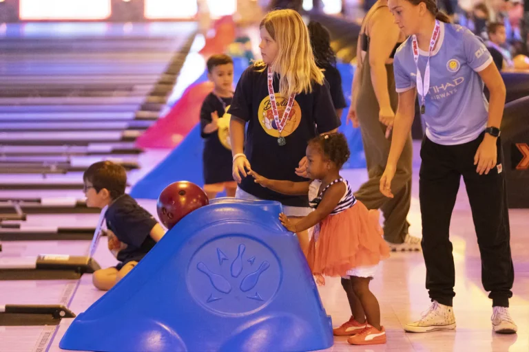 Bowling for Bread event photo 122